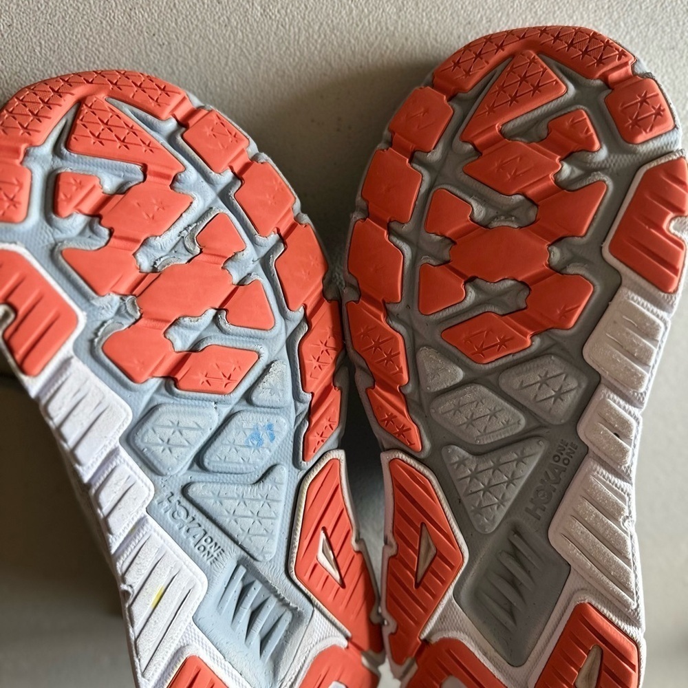 Hoka Arahi 6 women’s sneakers - Picture 2 of 9